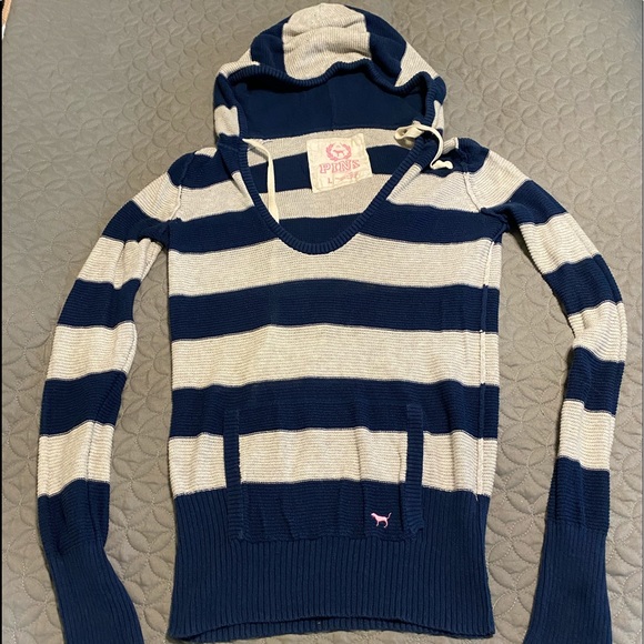 VS PINK sweater - Picture 1 of 2